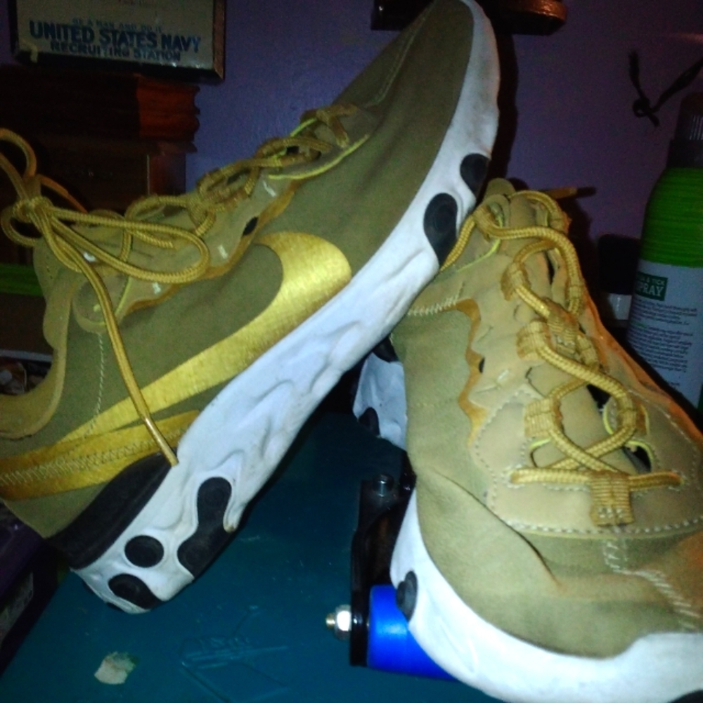 Nike size 9.5